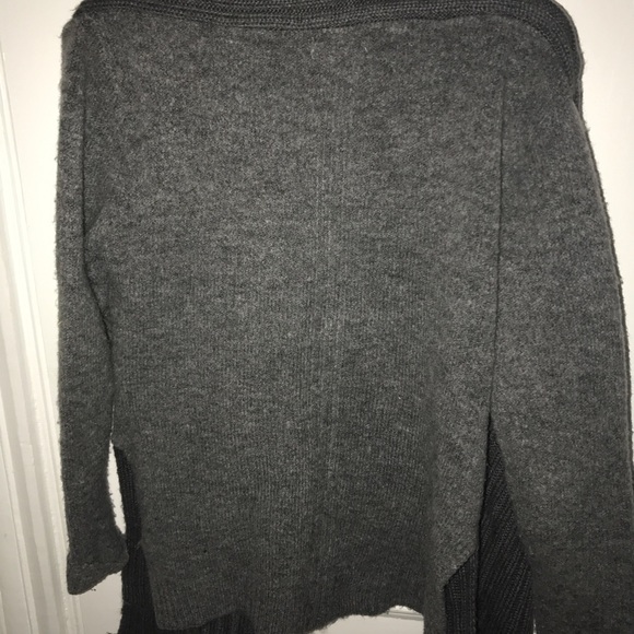 Cute open sweater! - Picture 3 of 3